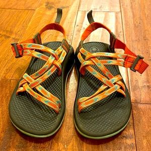 Girls Chacos size 2, orange & blue.